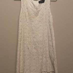 White MINKPINK lace/crochet dress. Size small.